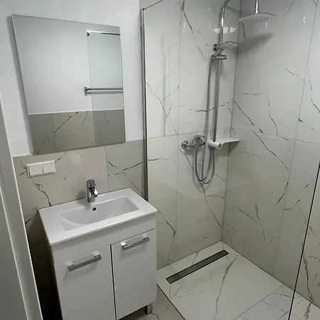 Apartment Monteur- Und Ferienunterkunft In Fuer Bis Zu 7 Personen! *